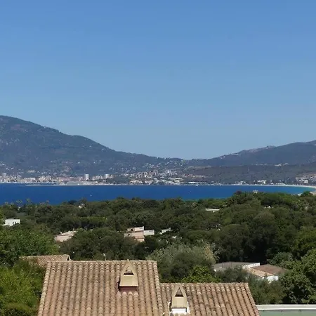 T3 Climatise Vue Piscine Tennis Apartmán