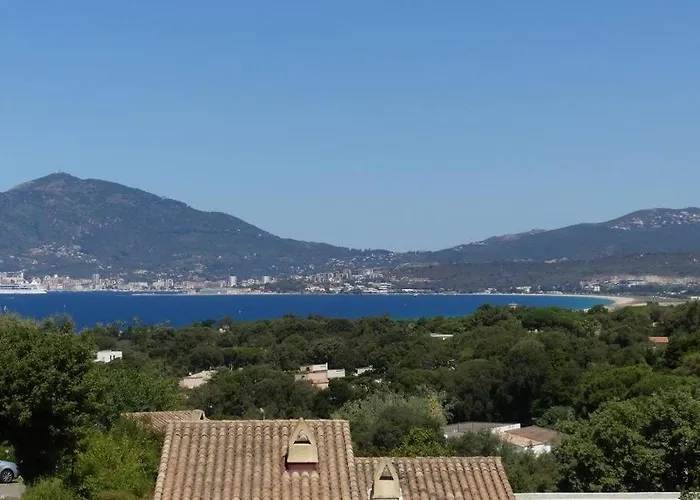 T3 Climatise Vue Piscine Tennis Lejlighed